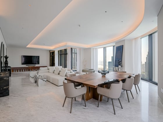 Refined Furnished Penthouse in Downtown Dubai, picture 1