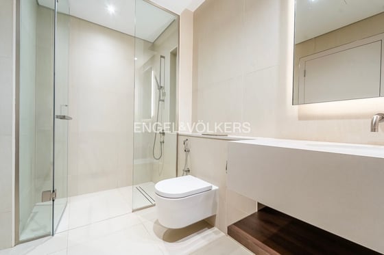Luxury Living with Sea and Skyline Views, picture 12