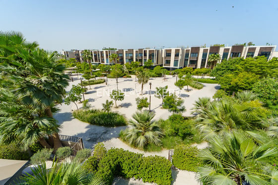 Luxury Living with Sea and Skyline Views, picture 1