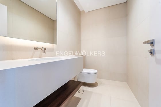 Luxury Living with Sea and Skyline Views, picture 11