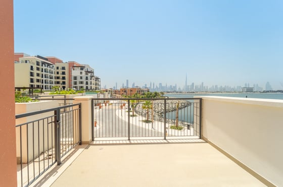 Vacant | Burj Khalifa and Sea View | Terrace, picture 12