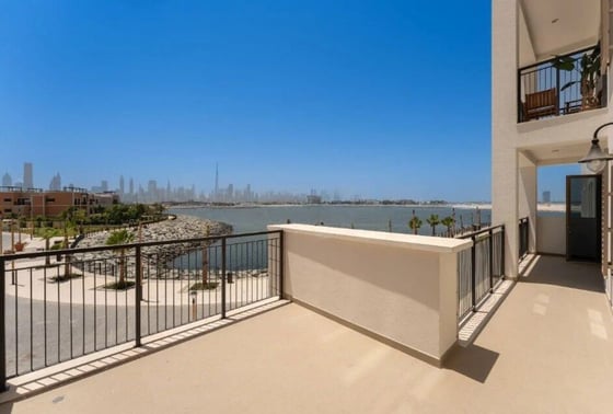 Vacant | Burj Khalifa and Sea View | Terrace, picture 1