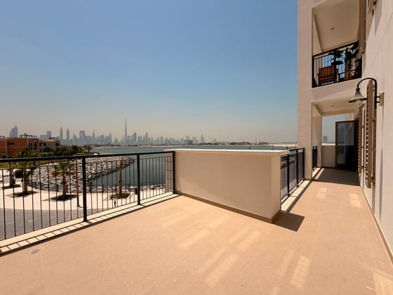 Vacant | Burj Khalifa and Sea View | Terrace, picture 2
