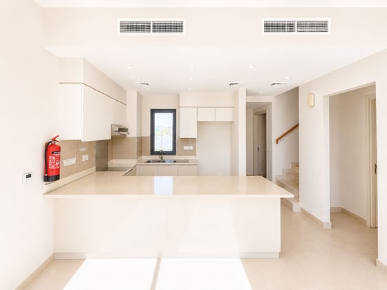 Vacant | Landscaped | Well Maintained..., picture 5