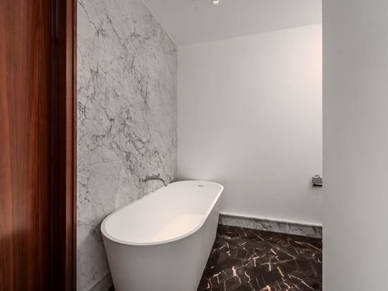 Never Lived In | Burj & Canal View | Best Price PSF, picture 16