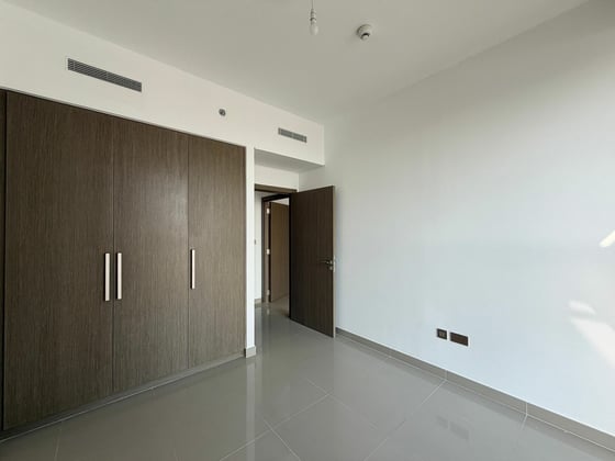 Higher Floor | Vacant | Water & Future Tower View, picture 9