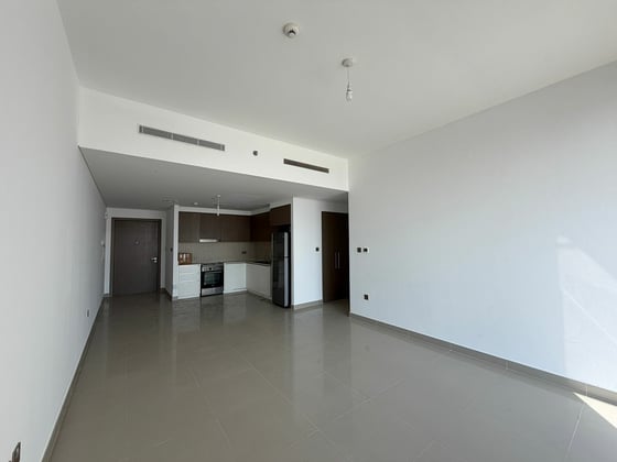 Higher Floor | Vacant | Water & Future Tower View, picture 5