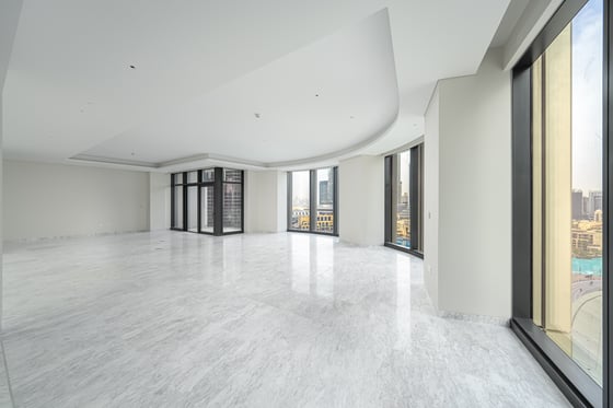 EXCLUSIVE LISTING | MID FLOOR | MOTIVATED SELLER, picture 2