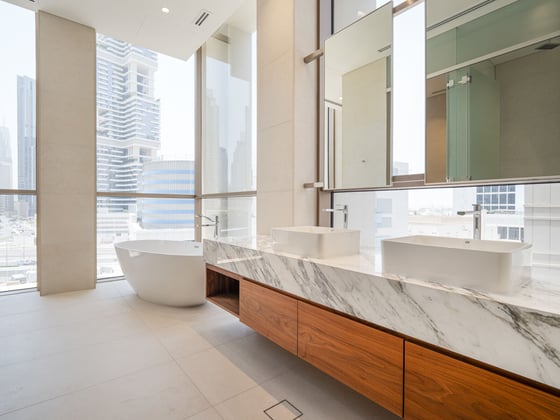 Prime 4-BR Apartment | Canal View | Business Bay, picture 8