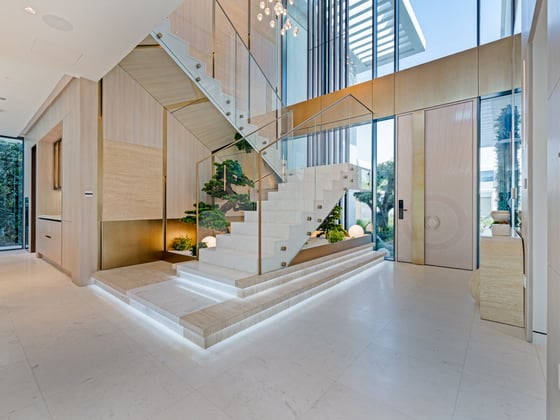 Fully Furnished and Upgraded Luxury Villa, picture 2
