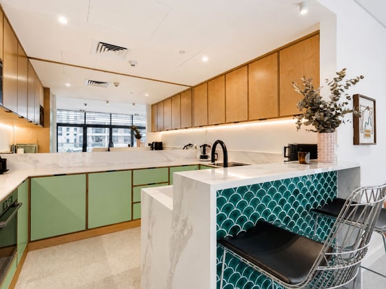 Fully Upgraded | Luxury Penthouse | Park Views, picture 1
