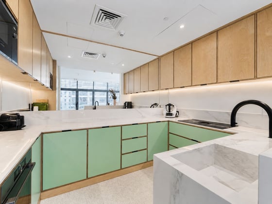 Fully Upgraded | Luxury Penthouse | Park Views, picture 2