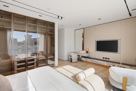 Expertly Redesigned | Spacious & Bright Villa, picture 11