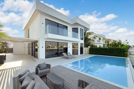 Expertly Redesigned | Spacious & Bright Villa, picture 9