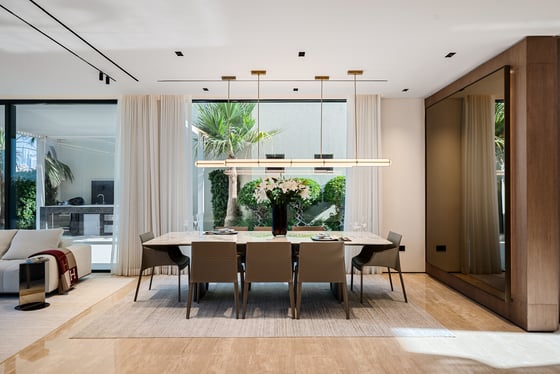 Expertly Redesigned | Spacious & Bright Villa, picture 4