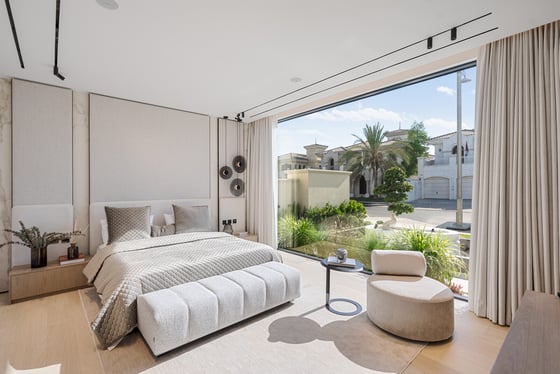 Expertly Redesigned | Spacious & Bright Villa, picture 2