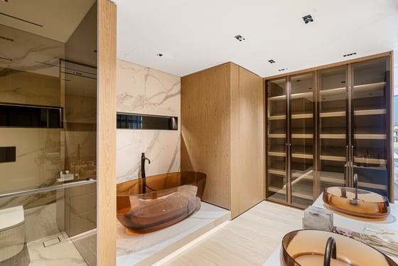 Expertly Redesigned | Spacious & Bright Villa, picture 8