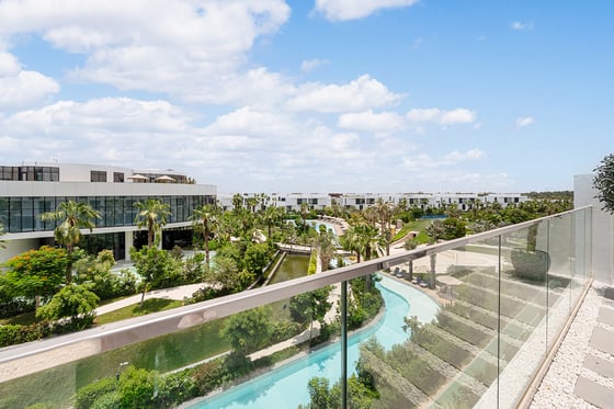 ** Front Row | Lagoon View | Furnished **, picture 1