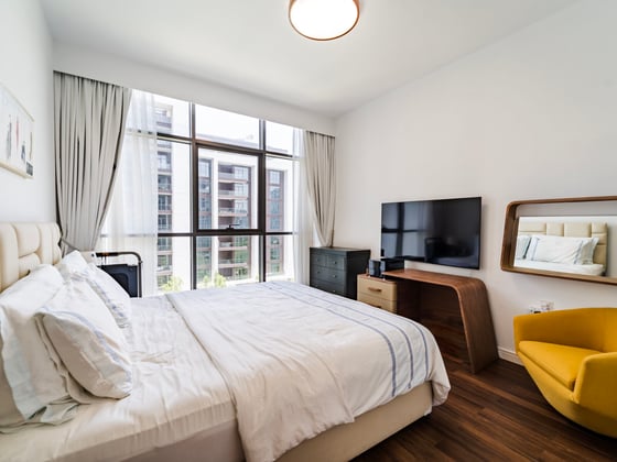 Pool and Park View | Upgraded | Prime Location, picture 12