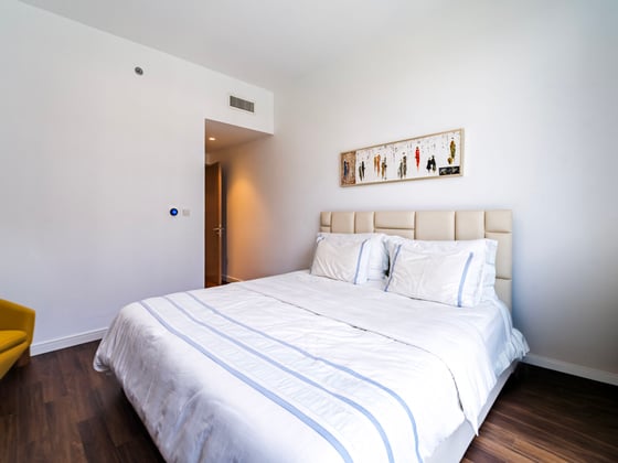Pool and Park View | Upgraded | Prime Location, picture 13
