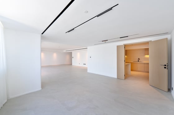MODIFIED I UPGRADED | VACANT | HIGH FLOOR, picture 3