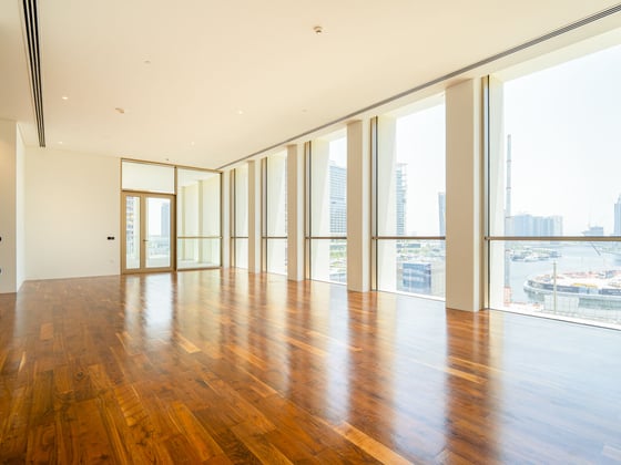 Stunning Waterfront Apartment in Business Bay, picture 1