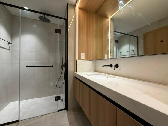 Corner Unit | Huge Balcony | Pool Views., picture 8