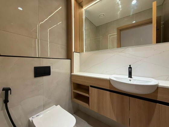 Corner Unit | Huge Balcony | Pool Views., picture 9