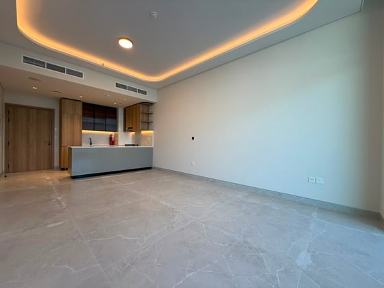 Corner Unit | Huge Balcony | Pool Views., picture 4
