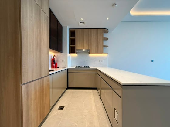 Corner Unit | Huge Balcony | Pool Views., picture 2