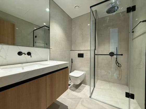 Corner Unit | Huge Balcony | Pool Views., picture 6