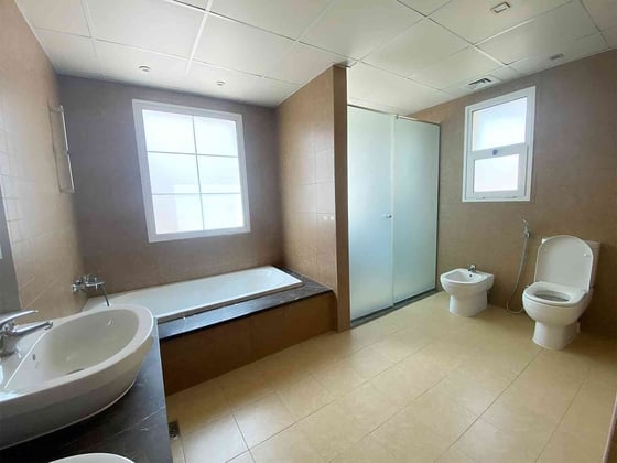 Exclusive | Vacant on Transfer | Prime Location, picture 9