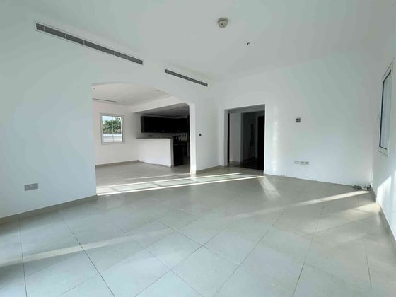 Exclusive | Vacant on Transfer | Prime Location, picture 6