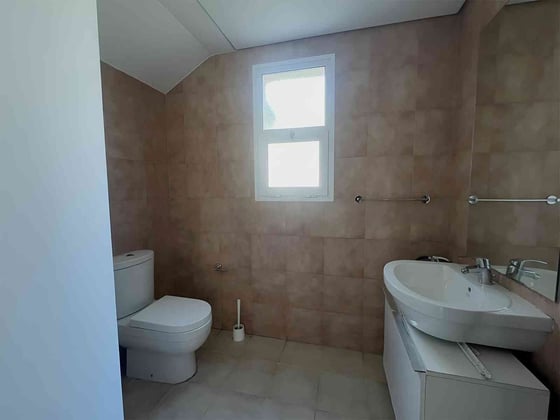 Exclusive | Vacant on Transfer | Prime Location, picture 7