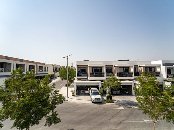 Custom Built | 3000+ BUA | Maid's......., picture 1