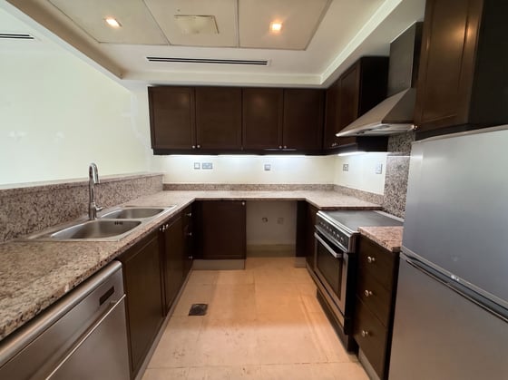 Vacant Now | Corner Unit | View Today..., picture 4