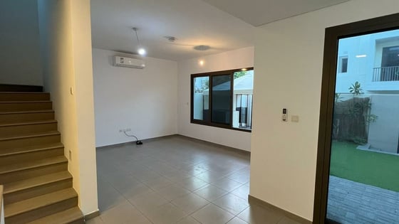 Motivated | 3Bed+Maid Type 2 | Tenanted No Notice, picture 3