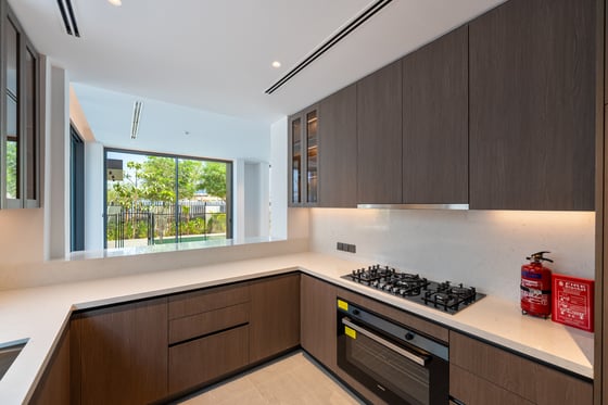 LUXURY LIVING | PRIVATE POOL | PREMIUM FINISHES, picture 6