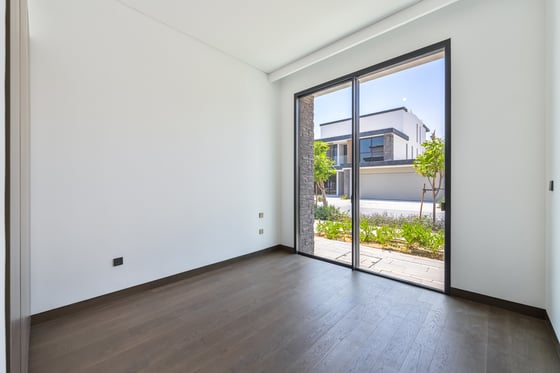 LUXURY LIVING | PRIVATE POOL | PREMIUM FINISHES, picture 16