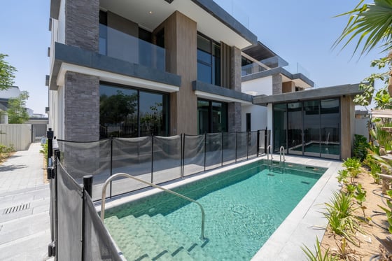 LUXURY LIVING | PRIVATE POOL | PREMIUM FINISHES, picture 5