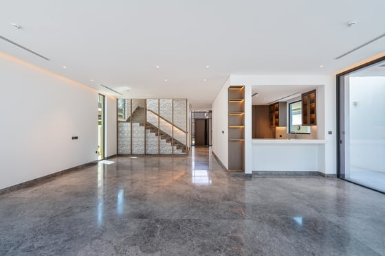 LUXURY LIVING | PRIVATE POOL | PREMIUM FINISHES, picture 3