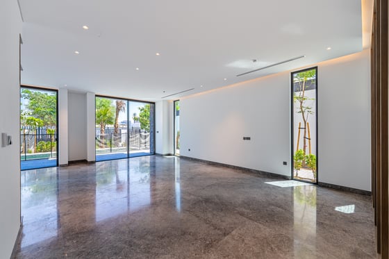 LUXURY LIVING | PRIVATE POOL | PREMIUM FINISHES, picture 4