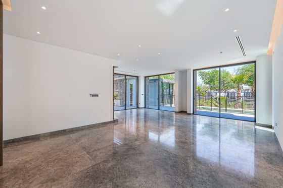 LUXURY LIVING | PRIVATE POOL | PREMIUM FINISHES, picture 2