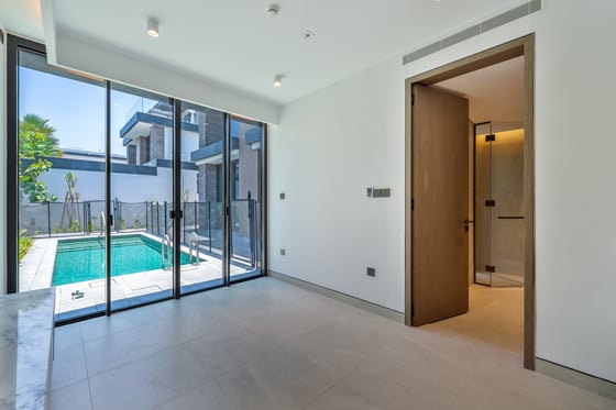 LUXURY LIVING | PRIVATE POOL | PREMIUM FINISHES, picture 18