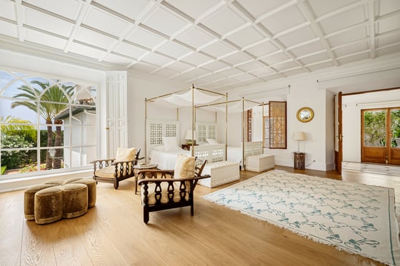 Introducing an elegant villa in the prestigious Marbella, picture 15