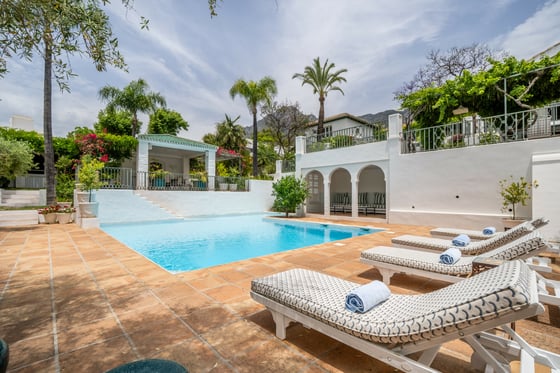 Introducing an elegant villa in the prestigious Marbella, picture 5