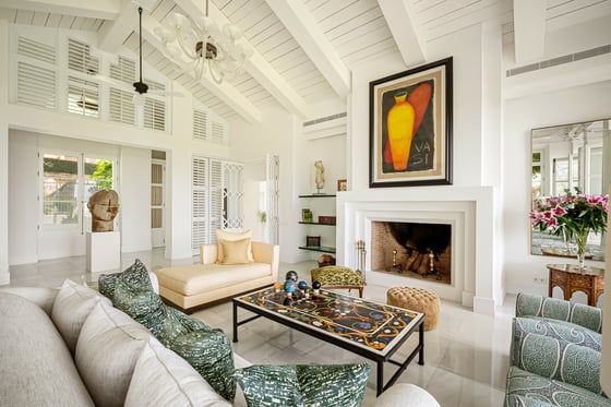 Introducing an elegant villa in the prestigious Marbella, picture 9