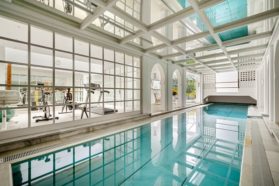 Introducing an elegant villa in the prestigious Marbella, picture 16