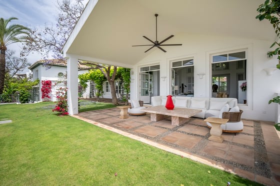 Introducing an elegant villa in the prestigious Marbella, picture 6