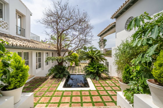 Introducing an elegant villa in the prestigious Marbella, picture 17